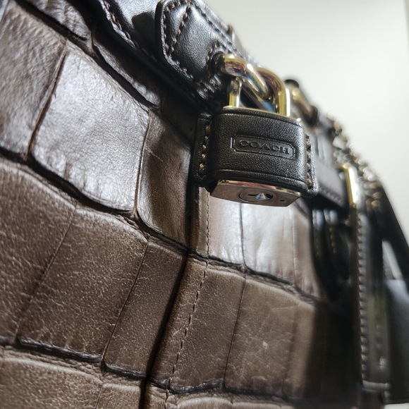 Coach Chelsea Shoukder Bag Chocolate Brown Crocodile Embossed Leather - Picture 2 of 8